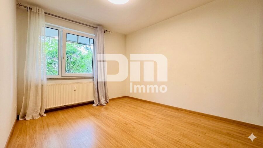 Großzügige altengerechte EG 4-Zimmer Wohnung mit großer Terrasse und Stellplatz - Schlafzimmer
